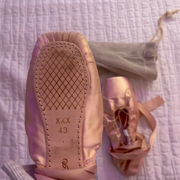 Pink Satin Ballet Pointe Shoes - Picture 3 of 3
